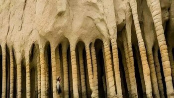 Kolom Batu Danau Crowley Di California. Dibuat Oleh Aktivitas Vulkanik Tua Eons Foto: Boredpanda