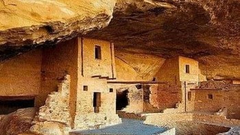 Rumah Balkon Di Taman Nasional Mesa Verde Di Colorado Adalah Salah Satu Tempat Tinggal Batu Yang Paling Terpelihara. Dibangun sekitar tahun 1200 M, situs ini memiliki 40 kamar dan dua cerobong asap, ditempatkan di dalam taman bermain alami. Dapat diakses melalui serangkaian tangga dan terowongan, Balcony House menawarkan pemandangan dan wawasan yang menakjubkan tentang kehidupan sehari-hari mantan penghuninya Foto: Boredpanda