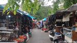 Berburu Harta Karun di Pasar Loak Jatinegara