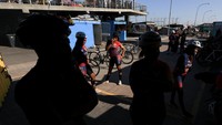 Sangat jarang melihat anak perempuan bersepeda. Saya melihat kesempatan sekali seumur hidup. Anak perempuan bersepeda di Khayelitsha adalah salah satu hal terbaik, kata anggota akademi Iviwe Yako.