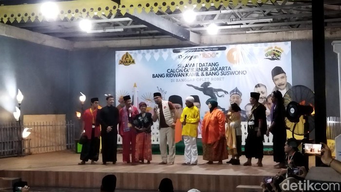 Cagub nomor urut 1, Ridwan Kamil (RK), mengatakan ingin sosialisasikan program melalui pertunjukan seni budaya jika terpilih di Pilgub Jakarta. (Kurniawan F/detikcom)
