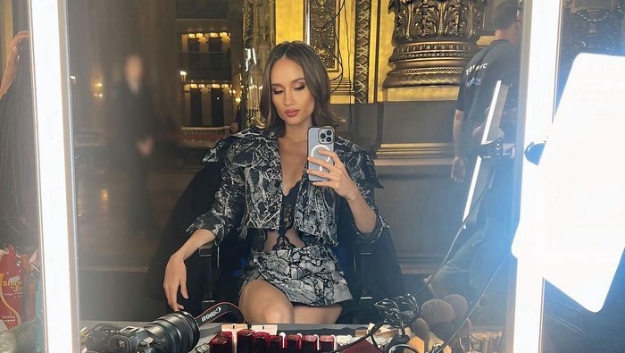 Cinta Laura