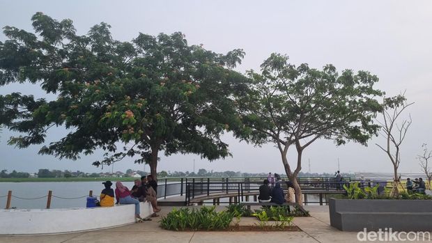 CityBeach, spot yang disebut pantai pasir putih di Bekasi.