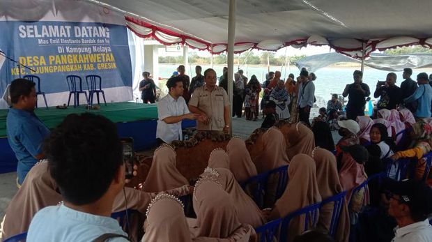 Emil Dardak bertemu dengan nelayan Pangkah Gresik
