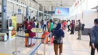 Face Recognition sebelumnya disediakan di Stasiun Gambir sejak September tahun lalu. Kini Face Recognition telah hadir juga di Stasiun Pasar Senen sejak Sabtu (14/9) lalu. Manager Humas Daop 1 Jakarta, Ixfan Hendriwintoko menyampaikan bahwa penumpang yang telah terverifikasi dengan sistim Face Recognition tidak perlu mendaftar lagi.