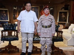 Foto: Bersiap Jadi Anggota DPR, Titiek Soeharto Bergaya Bak Militer