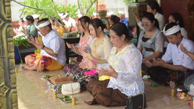 ibadah galungan Polresta Sidoarjo