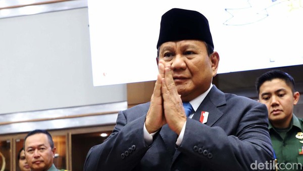 Jelang Akhir Jabatan, Menhan Prabowo Pamit ke Komisi I DPR