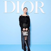 Jisoo BLACKPINK terbang ke Paris untuk menghadiri Christian Dior RTW Spring 2025 show, Selasa (24/9/2024) waktu setempat. Foto: dok. Instagram @sooyaaa__