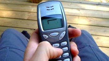 Game ular yang bisa menghabiskan waku berjam-jam. Foto: Marin via Bored Panda