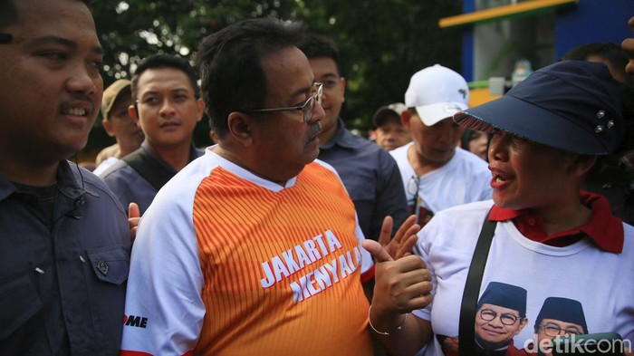 Kampanye Perdana Si Doel Sapa Warga Jagakarsa Calon wakil gubernur no urut 3 Rano Karno memulai kampanye perdanya dengan mengunjungi Pasar Lenteng Agung. Ia menyapa warga untuk menyerap aspirasi.