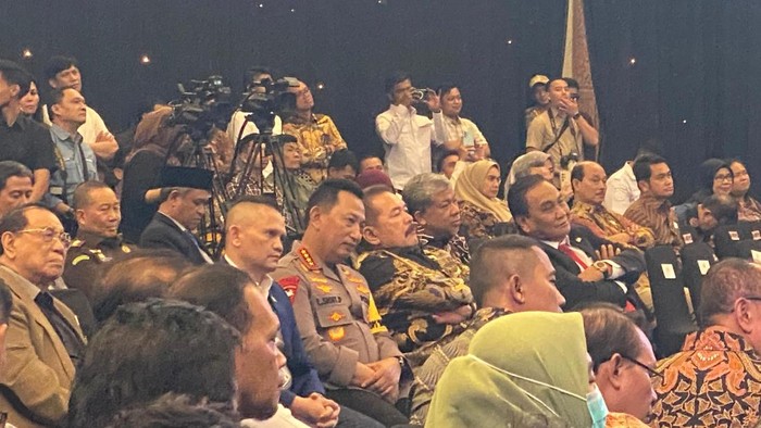 Komisi III DPR menggelar acara peluncuran buku berjudul ‘Transformasi Penegakan Hukum dan HAM di Indonesia: Komisi III DPR RI Periode Tahun 2019-2024 dalam Sebuah Catatan’, Rabu (25/9/2024). Kapolri Jenderal Listyo Sigit Prabowo hingga Jaksa Agung ST Burhanuddin hadir dalam acara tersebut.