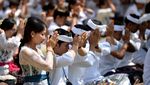 Khidmat Umat Hindu dalam Persembahyangan Galungan