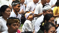 Hari Raya Galungan dirayakan oleh umat Hindu setiap enam bulan Bali (210 hari), tepatnya pada hari Buddha Kliwon Dungulan (Rabu Kliwon wuku Dungulan). (ANTARA FOTO/Fakhri Hermansyah)