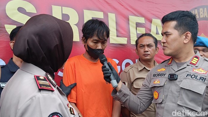 Kurdono (42) pelaku colok mata rekan di festival skuter, Gunung Putri, Bogor. (Rizky Adha Mahendra/detikcom)