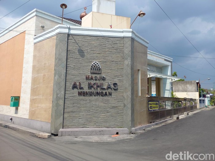 Masjid Al Ikhlas di Dukuh Mendungan, Desa Pabelan, Kecamatan Kartasura, Kabupaten Sukoharjo, yang viral karena mendapatkan ulasan buruk di Google Maps, Rabu (25/9/2024).