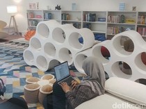 Membaca Asyik di Perpustakaan Tenang dan Estetik