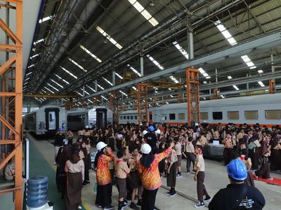 Potret Open House Bengkel Kereta Manggarai Diserbu Pengunjung