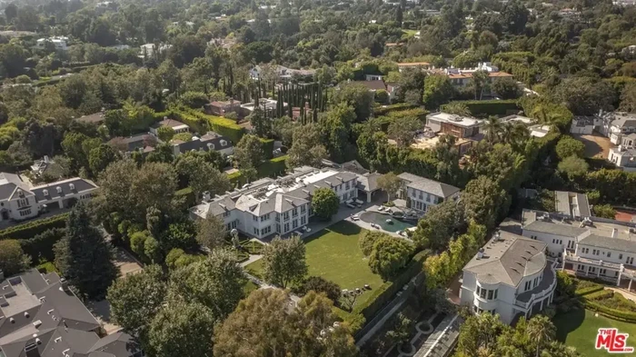 Penampakan rumah Sean 'Diddy' Combs di LA.