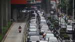Potret Jalur TransJakarta yang Enggak Pernah Steril