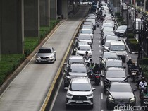 Potret Jalur TransJakarta yang Enggak Pernah Steril