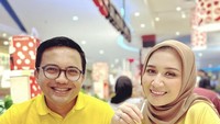 Terlepas dari kabar buruk ini, Sahrul Gunawan dan Dine Mutiara masih sering terlihat momen bahagia bersama, termasuk saat makan. Foto: Instagram @sahrulgunawanofficial