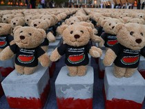 Ribuan Teddy Bear Berbaris di Qatar, Lambangkan Korban Anak di Gaza