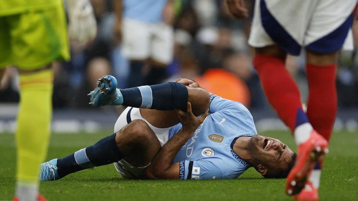 Rodri absen panjang, siapa penggantinya? (Action Images via Reuters/Jason Cairnduff)