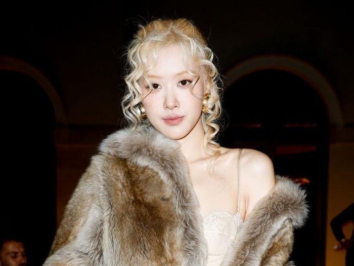 Rosé at Saint Laurent RTW Spring 2025 as part of Paris Ready to Wear Fashion Week on September 24, 2024 in Paris, France. (Photo by Aitor Rosas Sune/WWD via Getty Images)