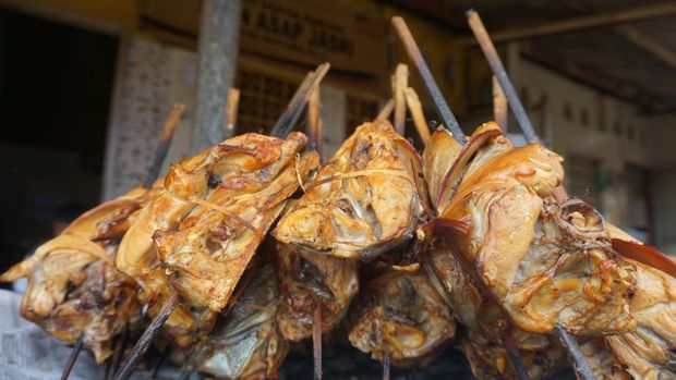 Sentra pengasapan ikan di Desa Wonosari, Kecamatan Bonang, Demak