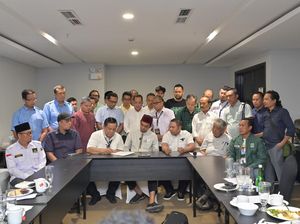UAS Teken Kesepakatan Bersama Paslon Abdul Wahid-SF Hariyanto di Pilkada 2024