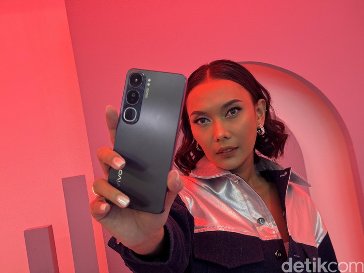 Vivo V40 Lite