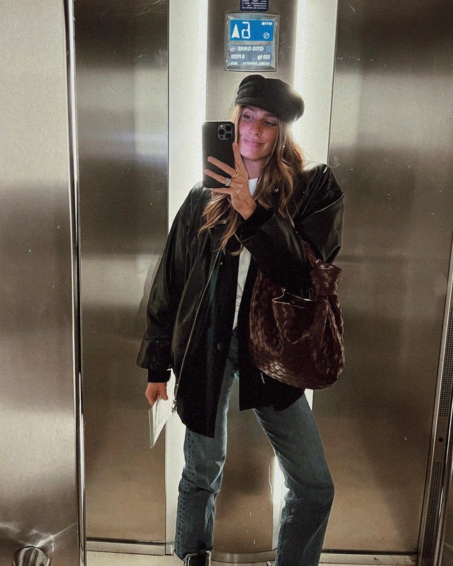 Wanita 25 tahun tersebut yang sering mengunggah kemesraan dengan sang kekasih itu bekerja di Ratti Boutique. Foto: Instagram