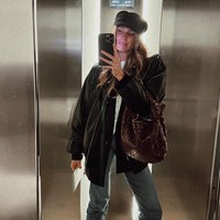 Wanita 25 tahun tersebut yang sering mengunggah kemesraan dengan sang kekasih itu bekerja di Ratti Boutique. Foto: Instagram