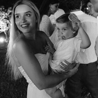 Selain mengunjungi sirkuit di berbagai negara, mereka juga tampak hobi berpetualang ke sejumlah destinasi glamour, termasuk Amsterdam, Ibiza, dan Cancun.Foto: Instagram