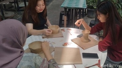 Yuk! Lepas Stres dengan Membuat Keramik