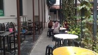 Pengunjung yang ingin mencoba bisa langsung datang ke museum untuk langsung mendaftar agar bisa mengikuti kelas ini. Dengan membayar Rp 50.000, pengunjung akan didampingi oleh instruktur di sana dan diberikan waktu selama 10 hingga 30 menit.