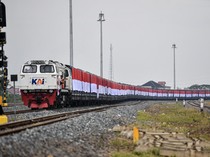 264 Merah Putih Terpasang di 33 Gerbong Kereta, Pecahkan Rekor MURI