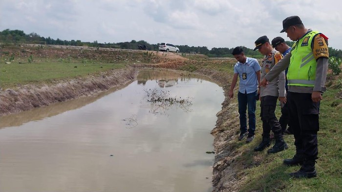 Bocah tewas tenggelam di kolam galian.