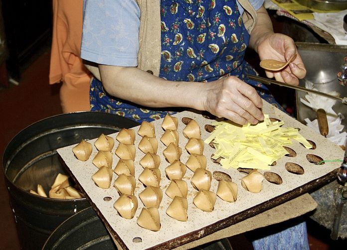 5 Fakta Fortune Cookie yang Dianggap Pembawa Keberuntungan
