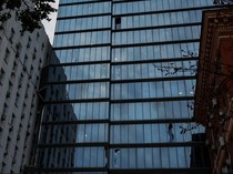 Kaca Gedung Kejaksaan Agung Ukraina Pecah Dihantam Pesawat Nirawak Rusia