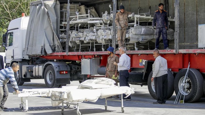 Irak Persiapkan Bantuan Medis untuk Dikirim ke Lebanon Irak mempersiapkan sejumlah peralatan bantuan medis untuk Lebanon. Begini persiapannya.