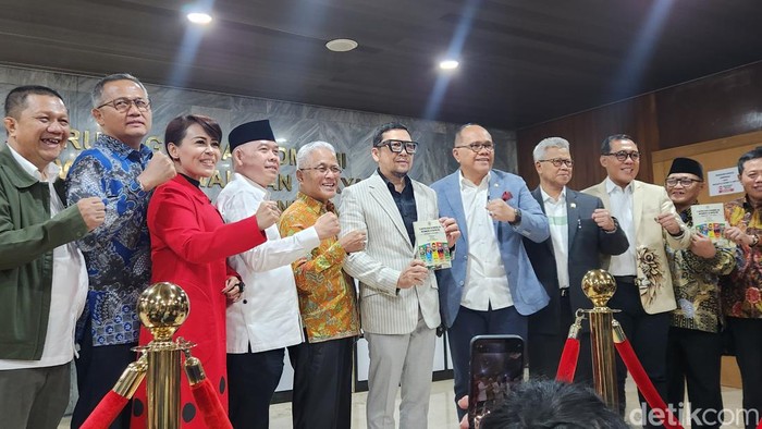 Jumpa pers Komisi II DPR RI
