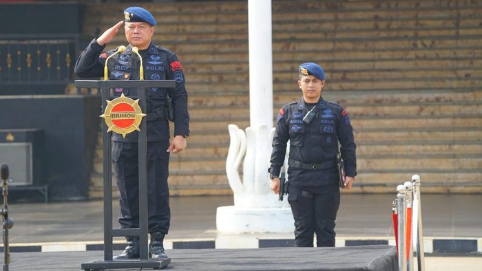 Karorenminops Korbrimob Polri Brigjen Rudy Harianto meminpin apel pasukan dalam rangka pengamanan Pilkada Serentak 2024
