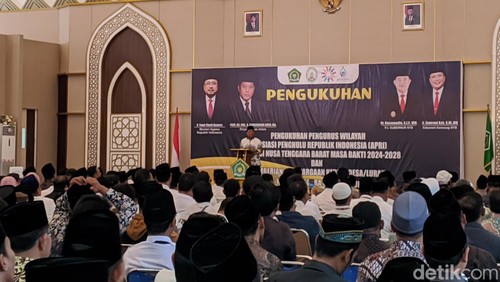 Kemenag NTB kukuhkan 45 pengurus wilayah Asosiasi Penghulu Republik Indonesia (APRI) Provinsi NTB, Rabu (25/9/2024). (Foto: Ahmad Viqi/detikBali)