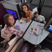 Aleix Espagaro dan Laura Montero menikah sejak 2014. Pasangan tersebut sudah dikaruniai sepasang anak kembar. Foto: Instagram