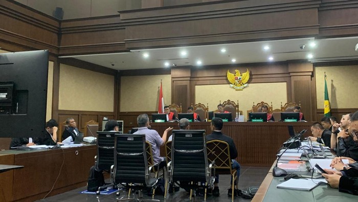 Mantan Kadis ESDM Provinsi Bangka Belitung periode 2015-2019, Suranto Wibowo, jadi saksi di kasus korupsi tambang.