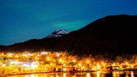 Aurora menjadi fenomena langit yang banyak diburu oleh masyarakat dari berbagai belahan dunia. Bahkan para fotografer profesional berusaha dengan keras untuk bisa mengabadikan kemunculannya selama ini.  