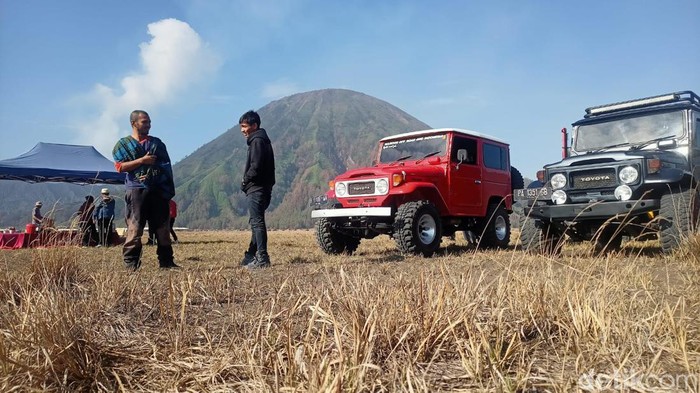 Menikmati Sunrise dari Bukit Perahu Bromo