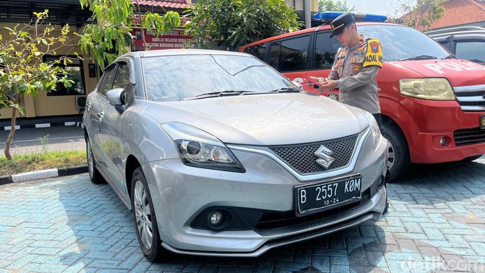 Mobil milik wanita baju pink yang dibunuh di Mojokerto